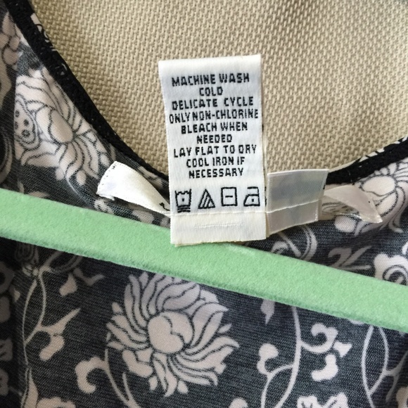 GORGEOUS MAX STUDIO BLACK CREAM FLORAL MINI DRESS - Picture 7 of 7